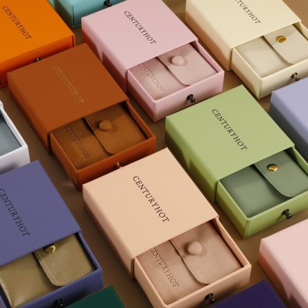 50 pieces gift box with rivets carton multicolor ring necklace box bracelet box jewelry box with sponge pad custom personalized logo